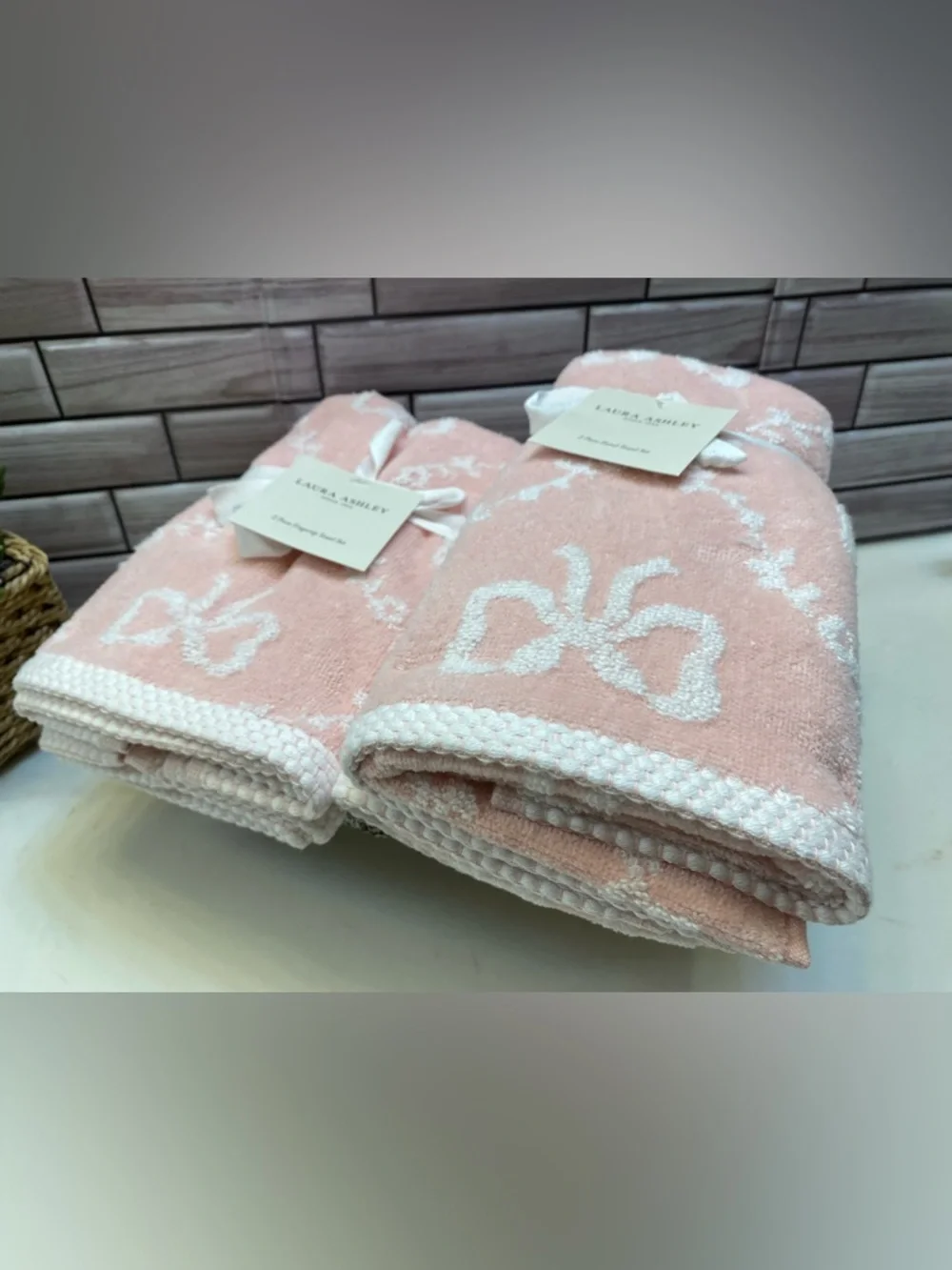 Laura Ashley ❤️Kate Bow (2)Hand  &(2) Tip Towel Set Pink NWT